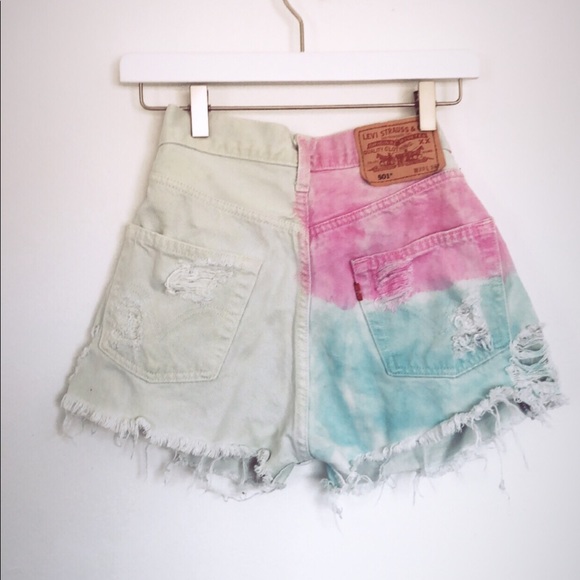 Levi’s Vintage Tie Dye/Color Block Jean Shorts - Picture 2 of 6